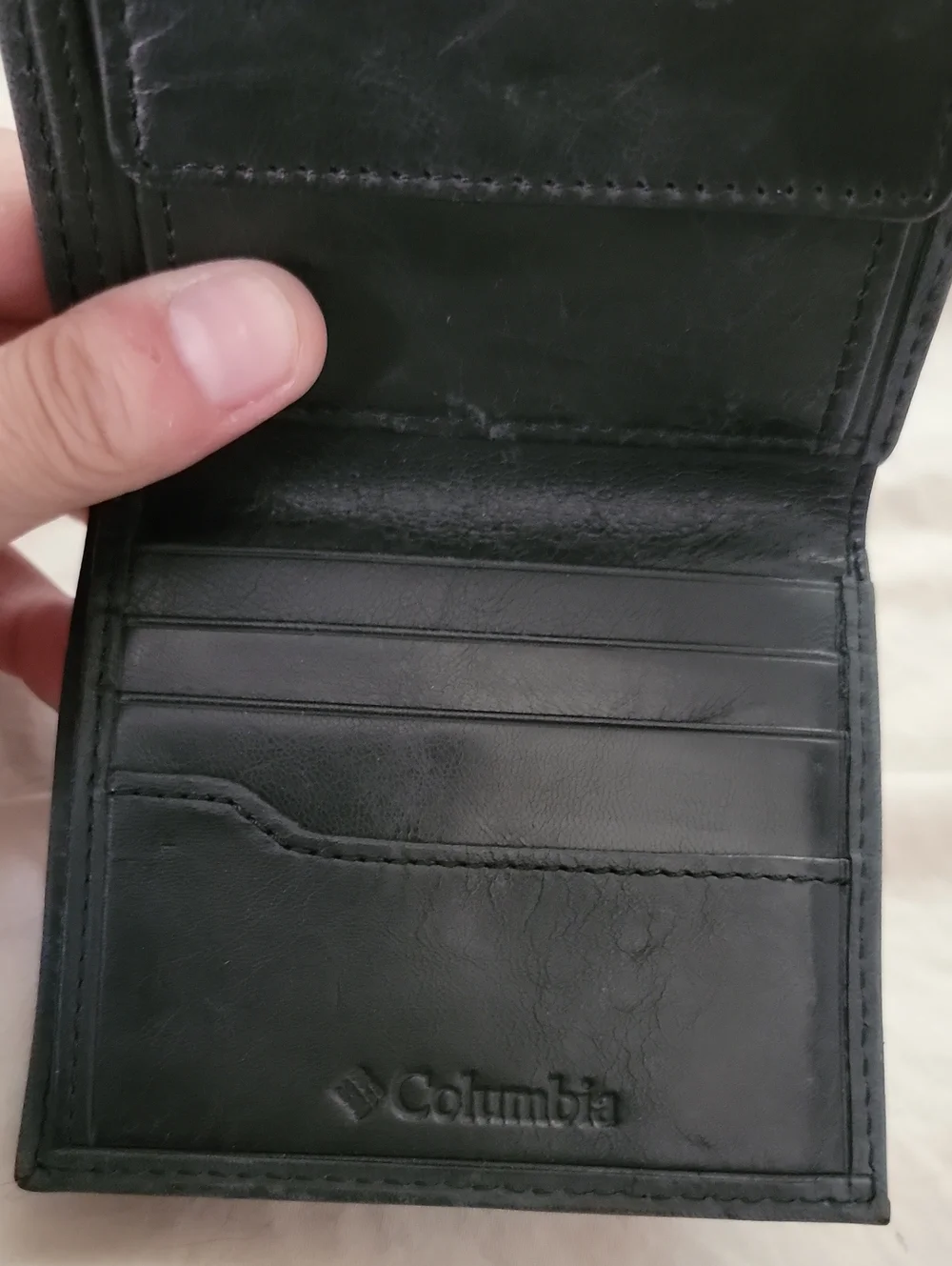 *Columbia Black Leather Card & Key Fold Wallet